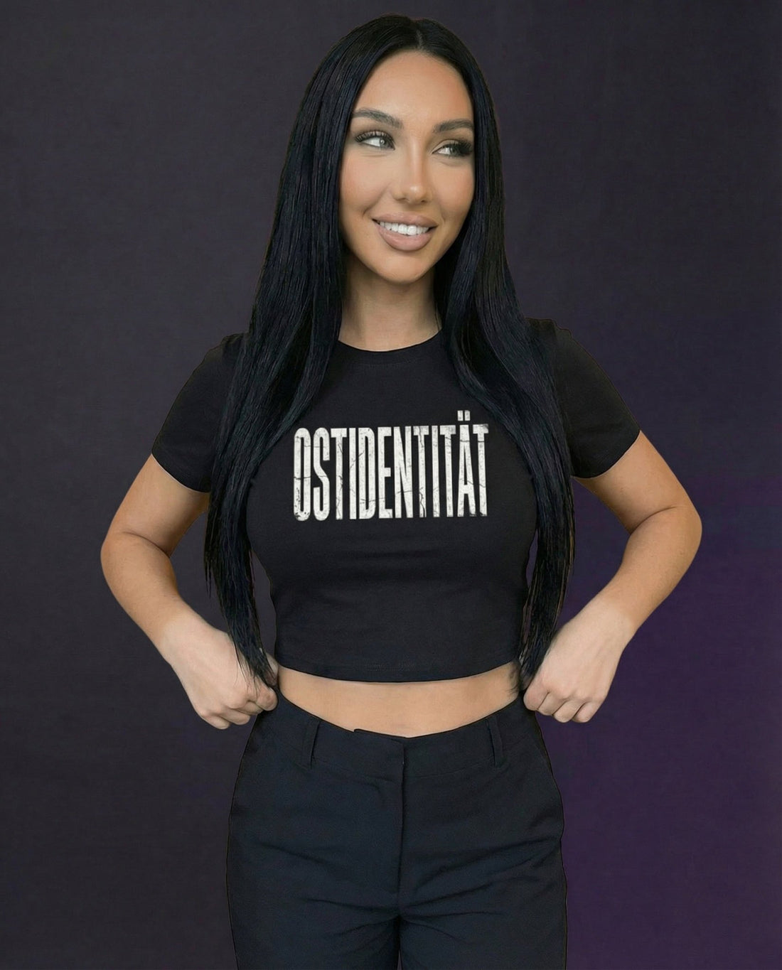 OSTIDENTITÄT - CROOPED TEE - Hardtekk